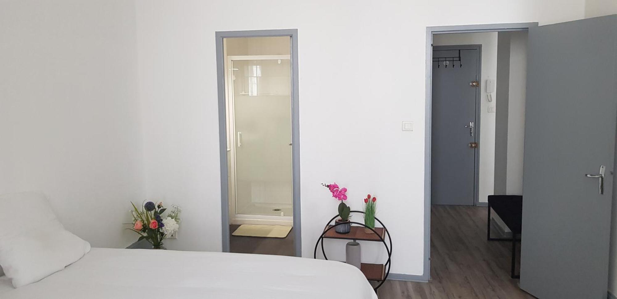 Cosy Entre Centre Et Hopital Apartment Montlucon Bagian luar foto