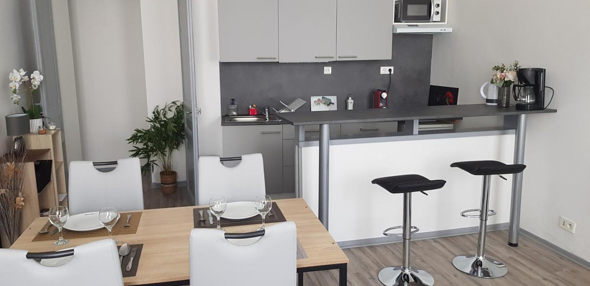Cosy Entre Centre Et Hopital Apartment Montlucon Bagian luar foto