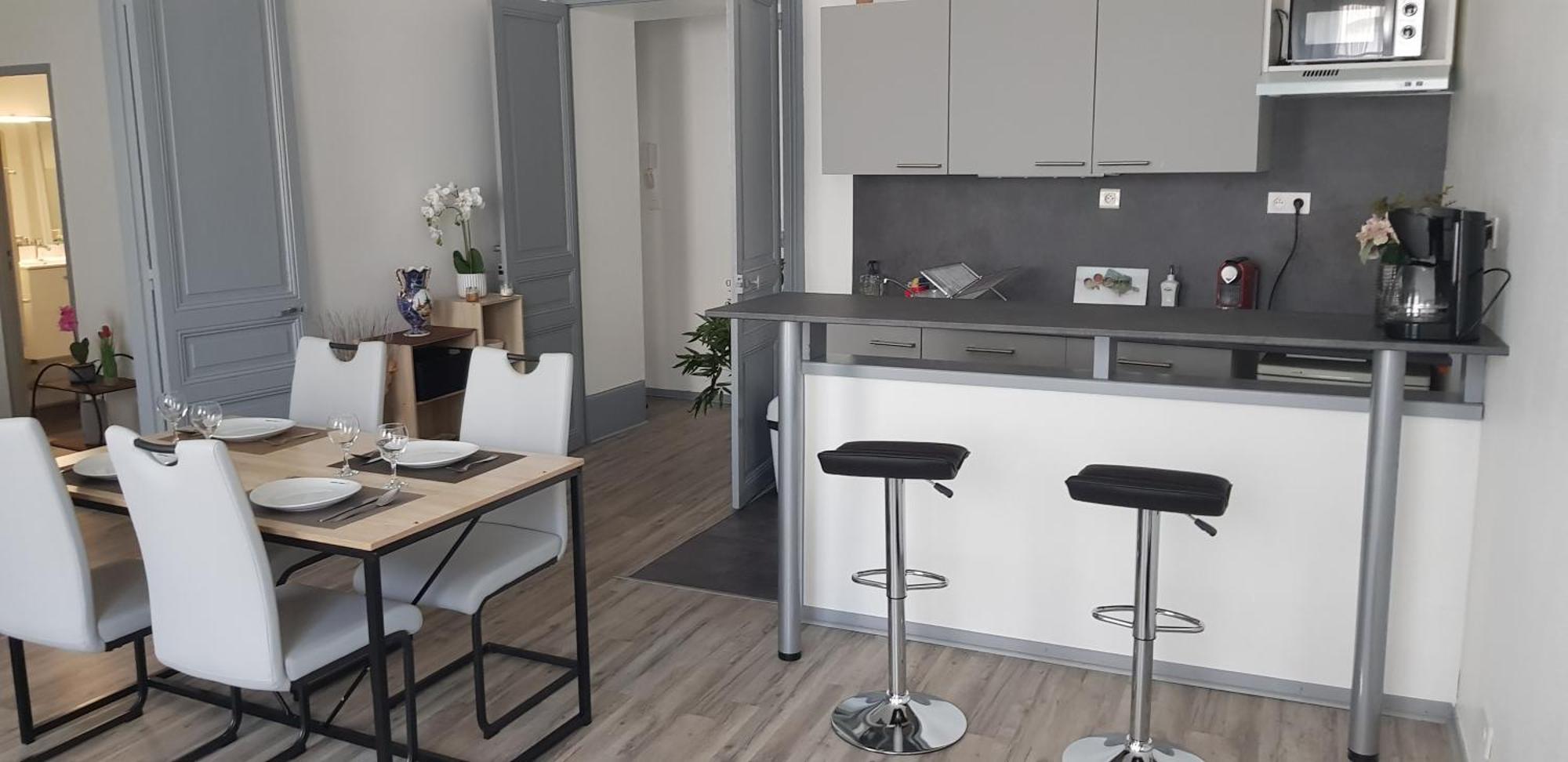 Cosy Entre Centre Et Hopital Apartment Montlucon Bagian luar foto
