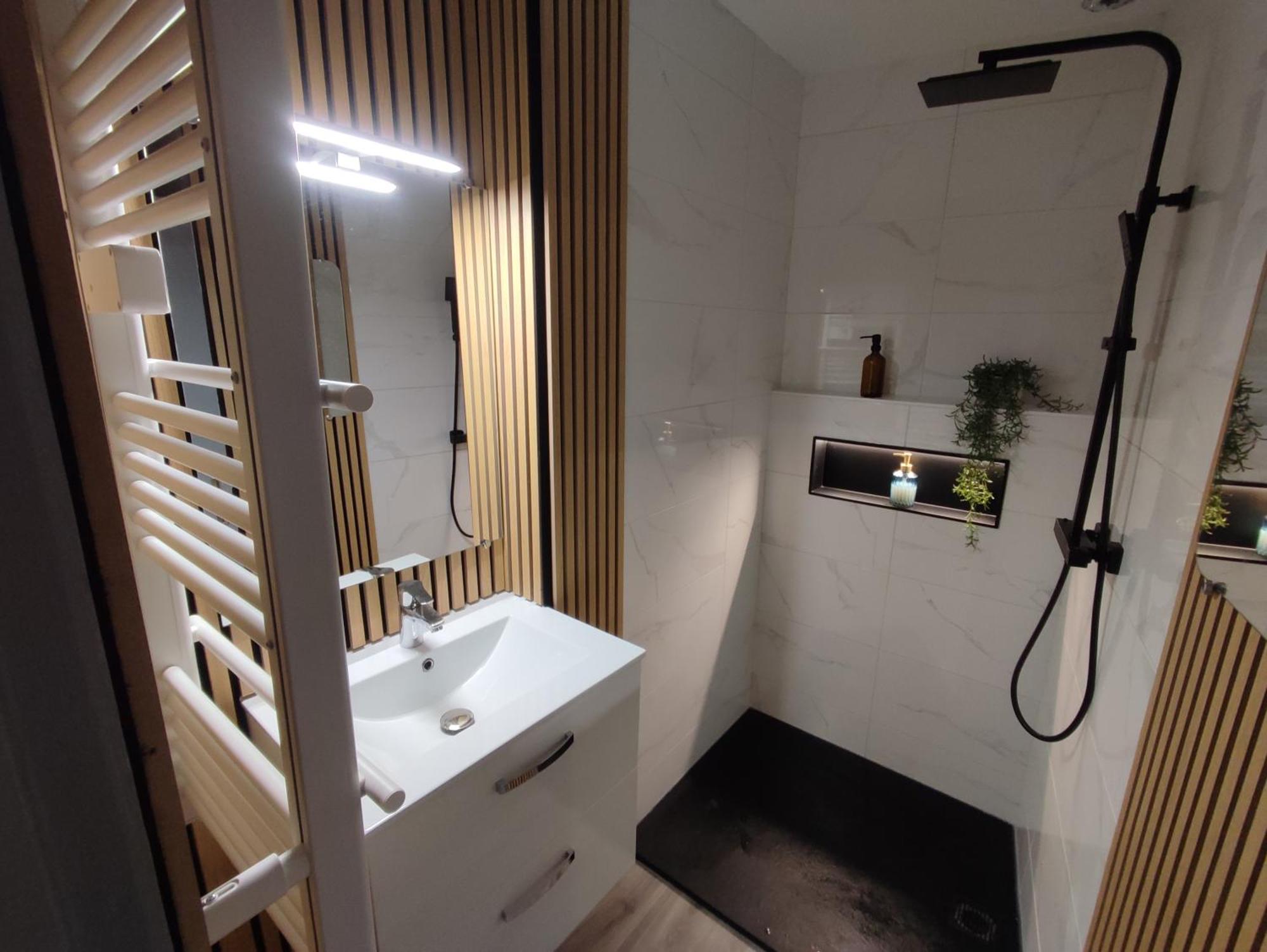 Cosy Entre Centre Et Hopital Apartment Montlucon Bagian luar foto